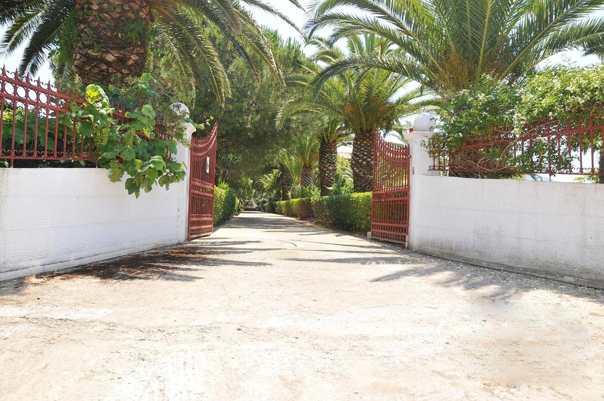 Villa Pami Almiros Beach Bagian luar foto