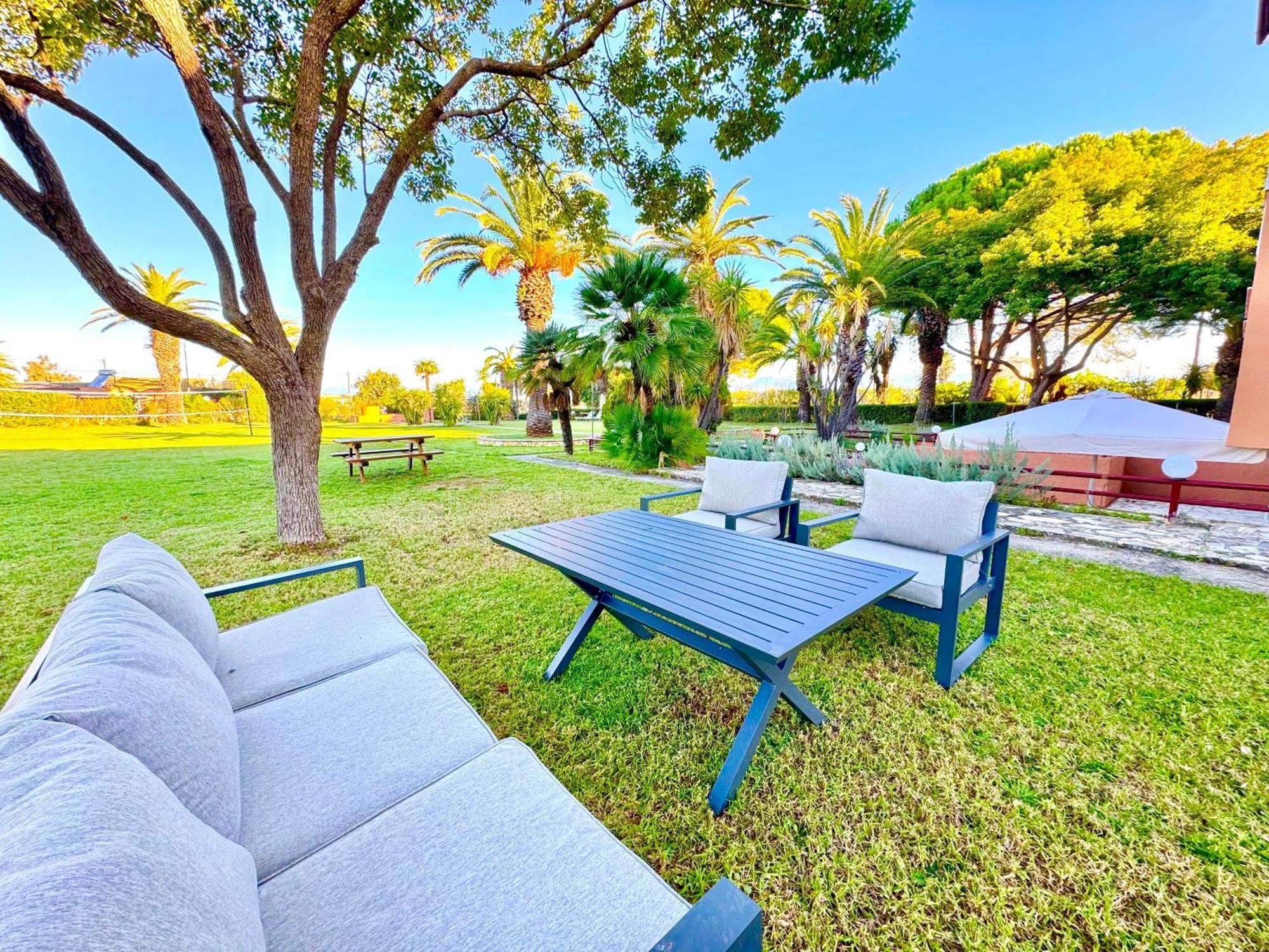 Villa Pami Almiros Beach Bagian luar foto