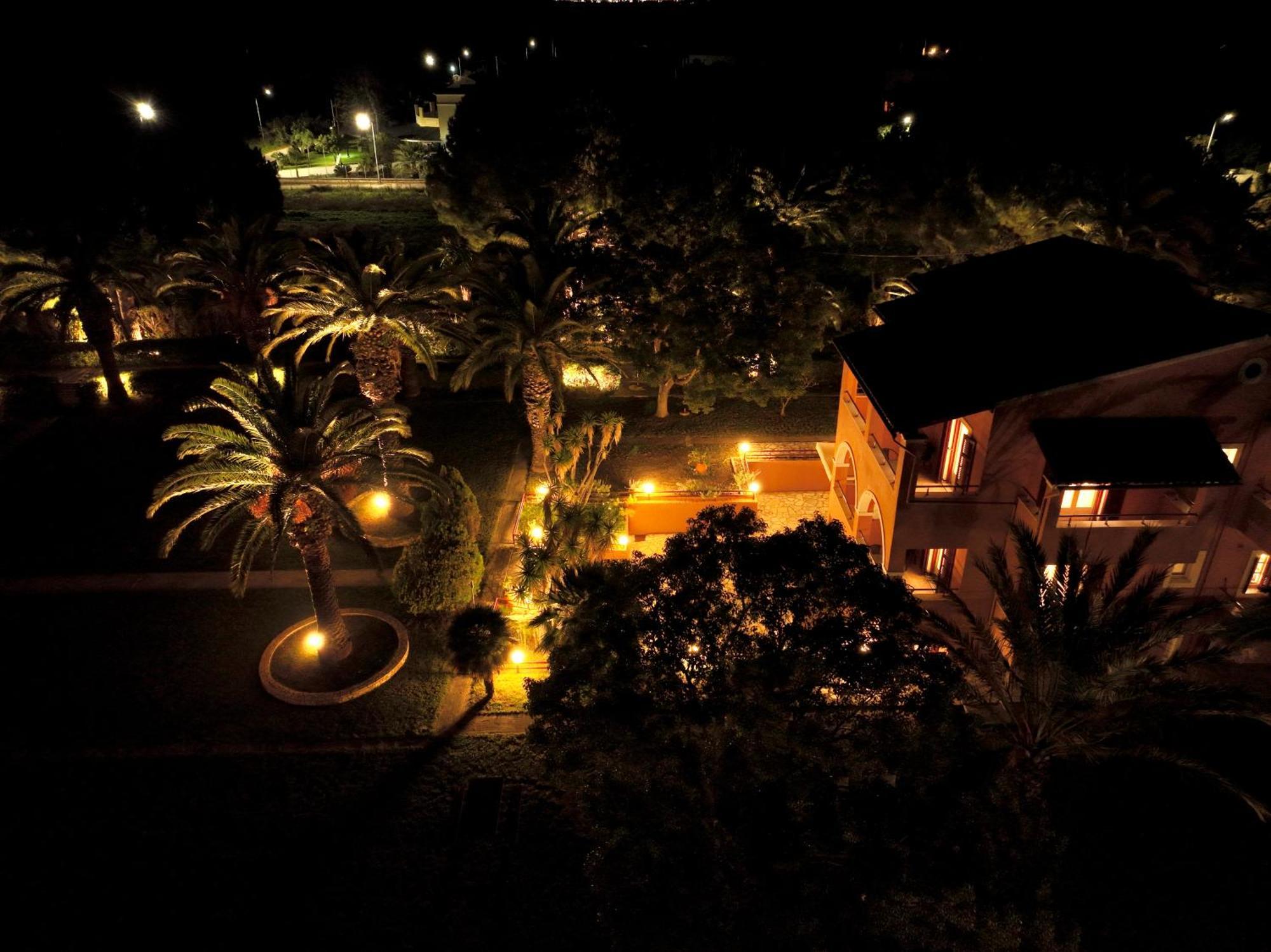 Villa Pami Almiros Beach Bagian luar foto