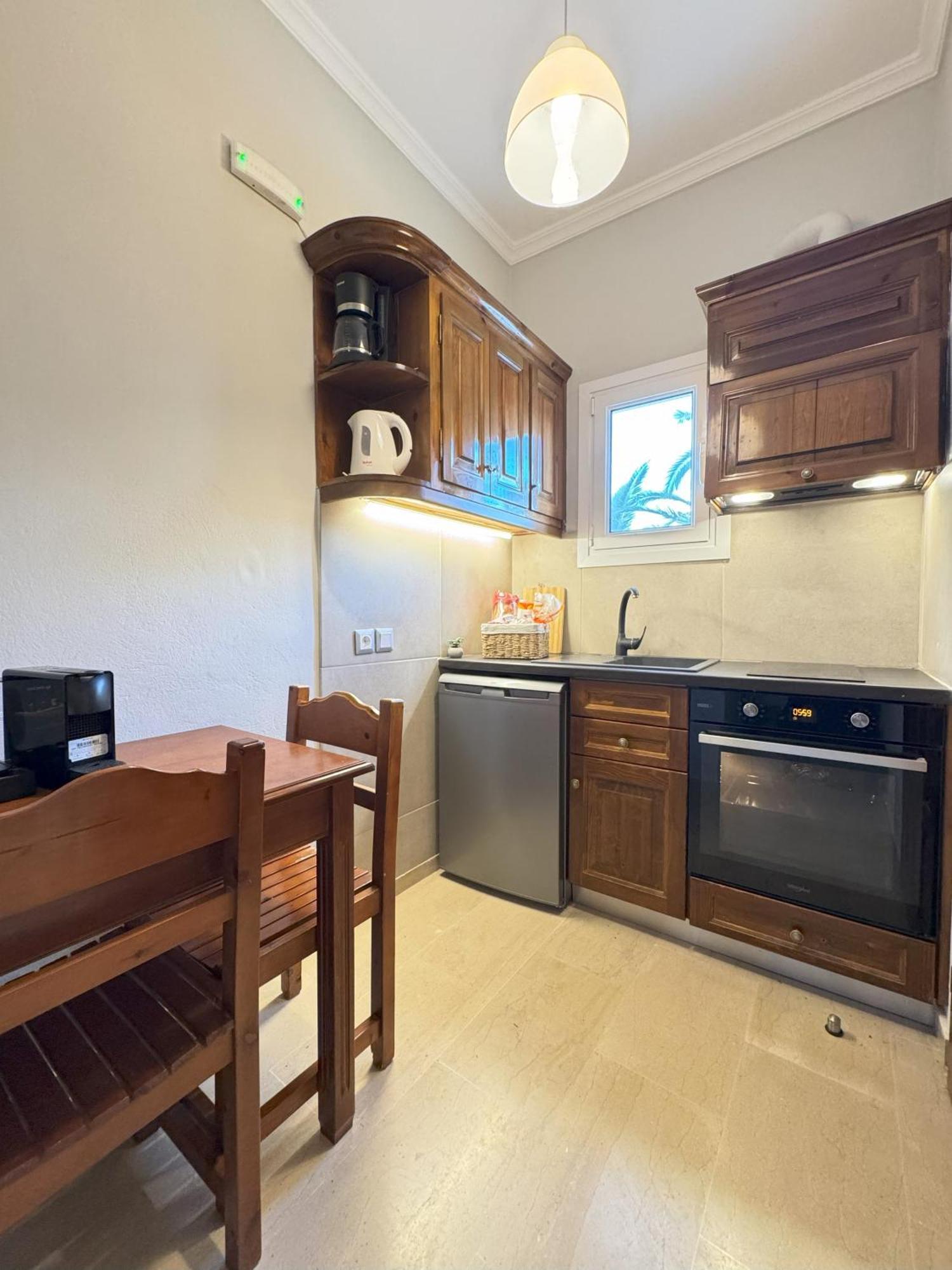 Villa Pami Almiros Beach Bagian luar foto