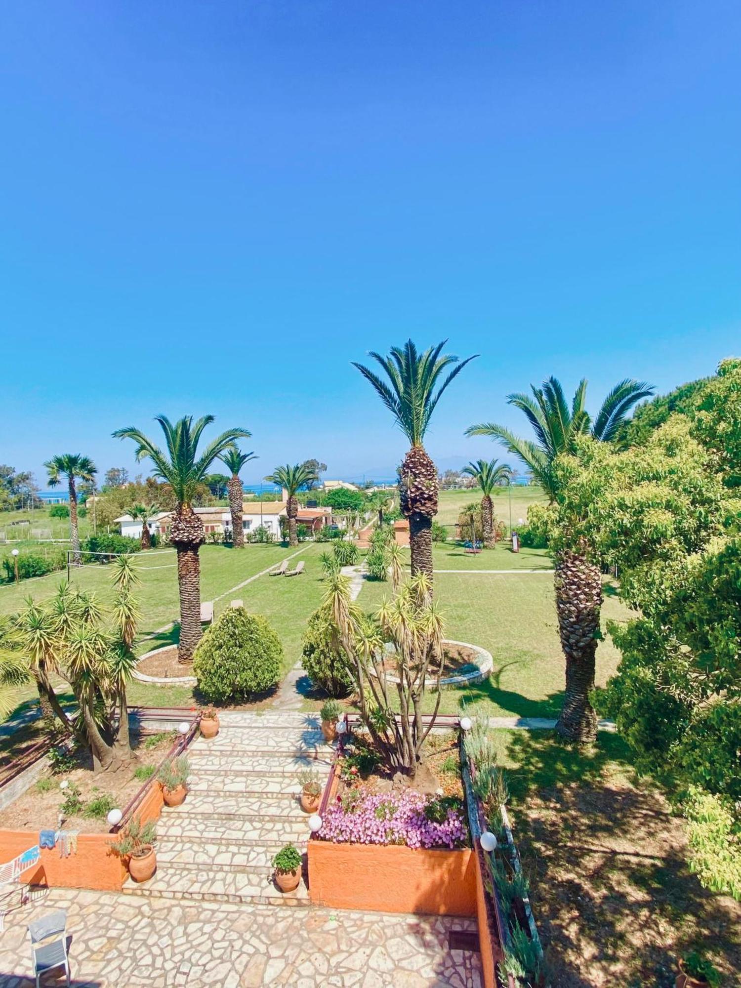 Villa Pami Almiros Beach Bagian luar foto