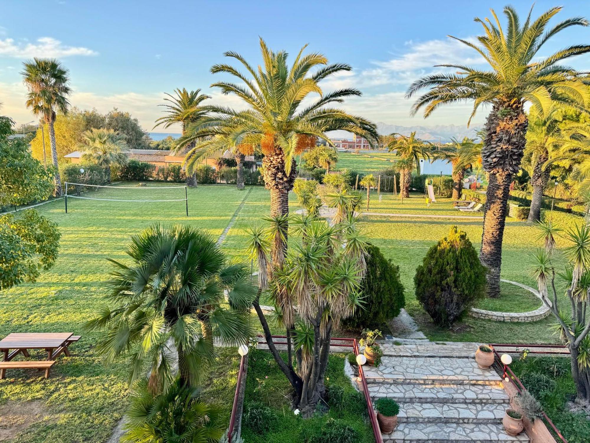 Villa Pami Almiros Beach Bagian luar foto